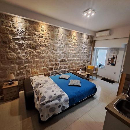 Studio Apartment Legcevic Kaštela Eksteriør billede