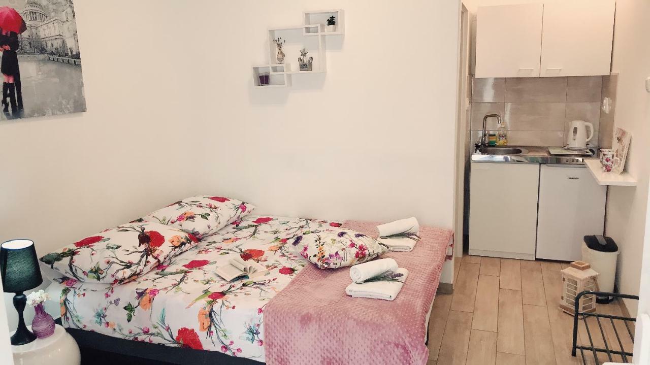 Studio Apartment Legcevic Kaštela Eksteriør billede
