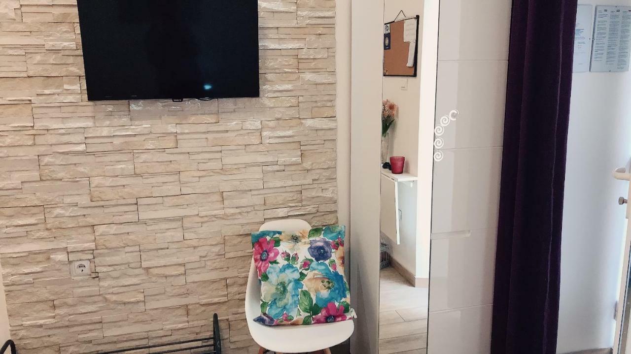 Studio Apartment Legcevic Kaštela Eksteriør billede