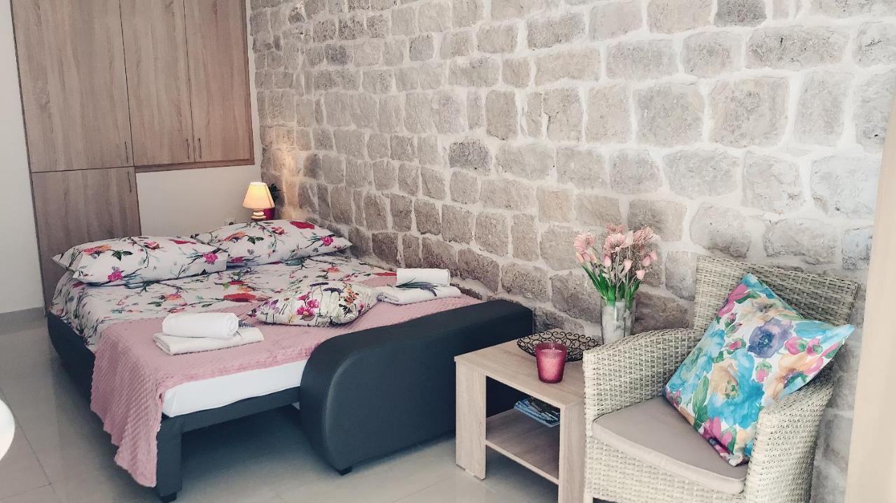 Studio Apartment Legcevic Kaštela Eksteriør billede