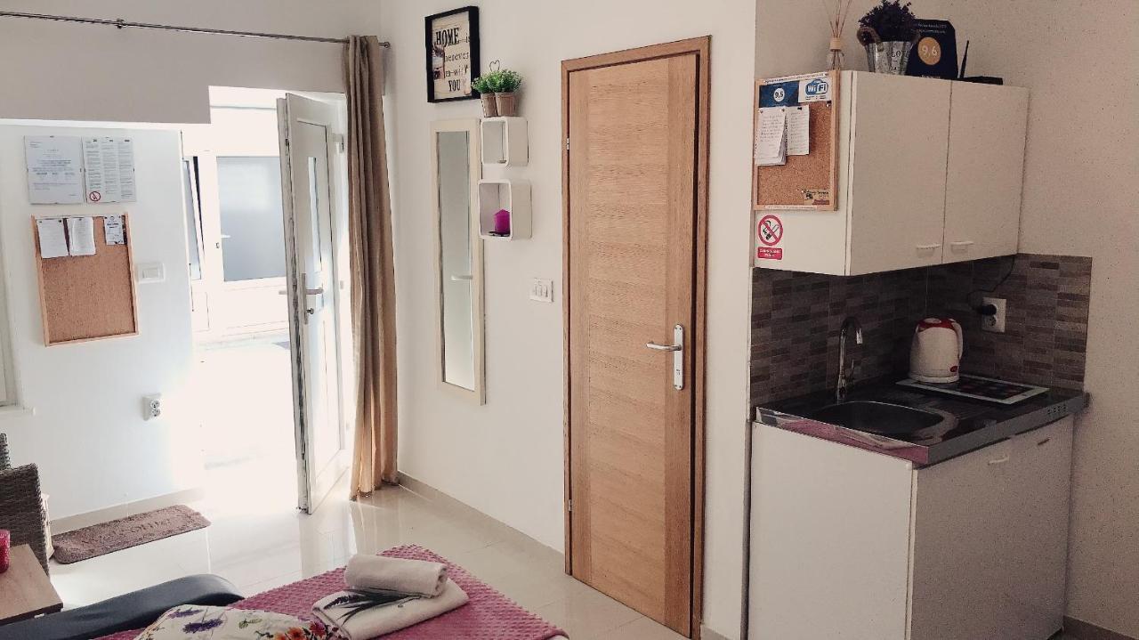 Studio Apartment Legcevic Kaštela Eksteriør billede
